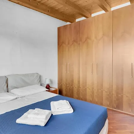 Metro M2 E Ac - Open Space Moderno A * Milano