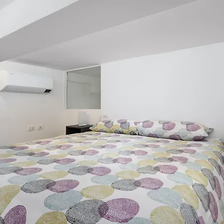 New - Loft 4 Pax - 50m From Metro - Private Entry Hébergement de vacances *