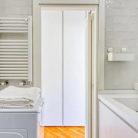 Joivy Cute Flat Near The Duomo *