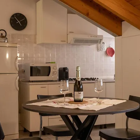 Loft Con Vista A 10 Minuti Dal Duomo アパート