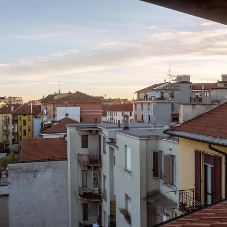 Loft Con Vista A 10 Minuti Dal Duomo アパート