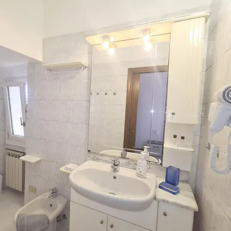 - Gorla Red Line Apartament