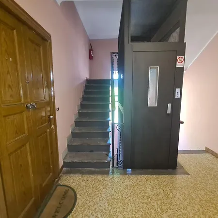- Gorla Red Line Apartament