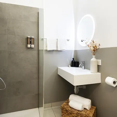 Апартаменты Easylife - Cav101 Elegante Mono Con Jacuzzi In Милан
