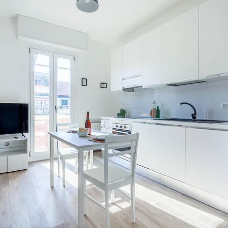 Joivy Sublime Flat With Balcony *