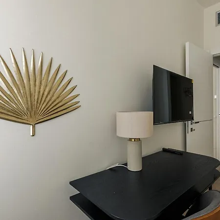 Apartament Palazzo Visconti Di Modrone, Two Beautiful By Halldis *