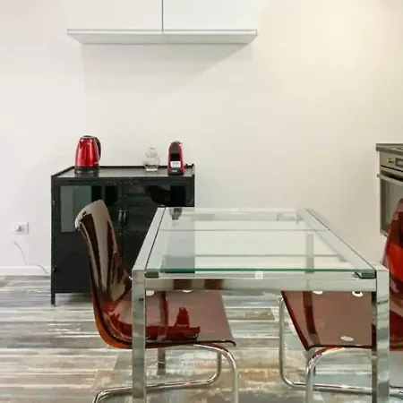 The Nomad's Nest - Near Station