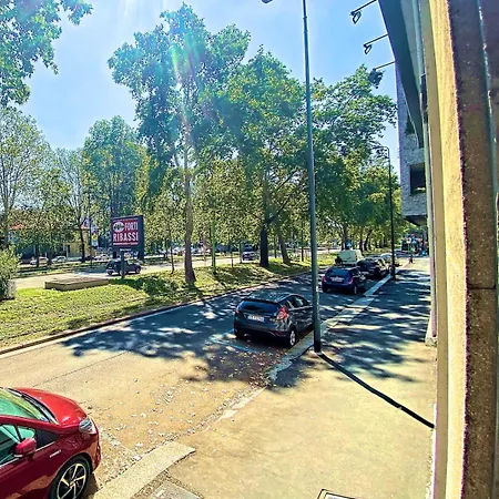 Train Station - Zara 67 Apartamento