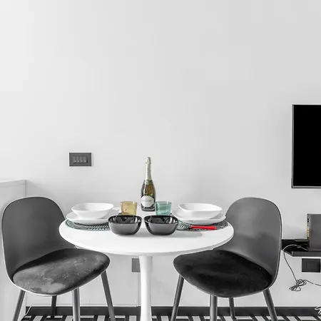 Cre12 -loreto - Duomo- Design - Elegant - Modern דירה מילאנו