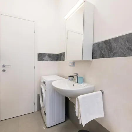 Metro M3 - 10 Min Duomo - Cozy W Balcony And Ac *