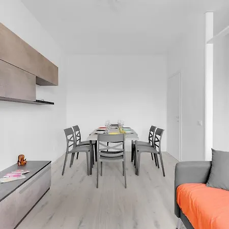Metro M2 Famagosta-appartamento X5-self Check-in Milano