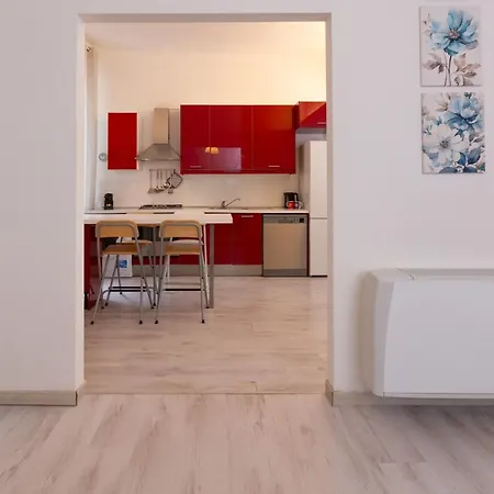 Elegant Little - Center - M4 Station 아파트