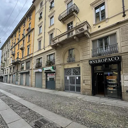 Elegant Little - Center - M4 Station