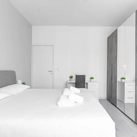 Apartman Comodo E Confortevole-sesto Piano Con Vista Milánó