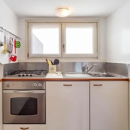 Station 10 Min Private Terrace Skyview 6 Pax Mailand