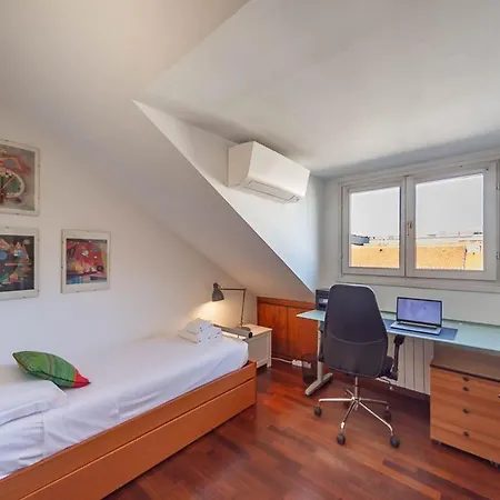 Station 10 Min Private Terrace Skyview 6 Pax Apartment *