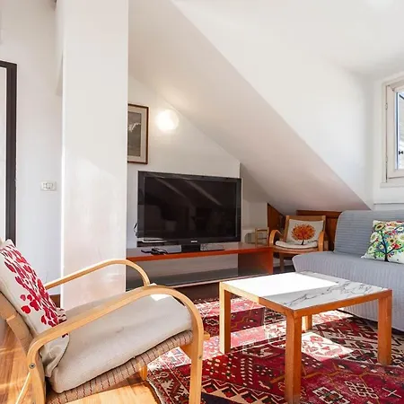 Station 10 Min Private Terrace Skyview 6 Pax Mailand