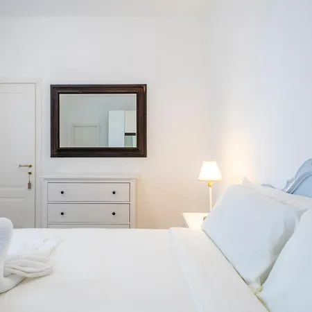 Apartment Duomo 15' - 5' From Station With Wifi And A-c *