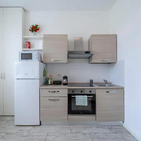 Duomo 15' - 5' From Station With Wifi And A-c Apartment Milan