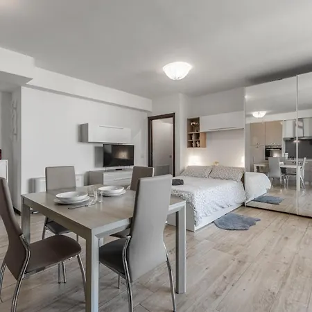 Apartment Monolocale Con Balcone Self Check In Sempione *