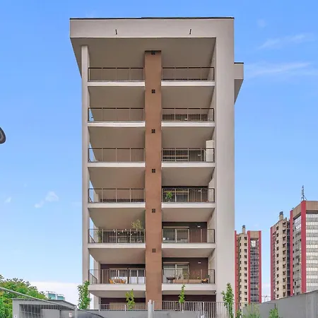 Airy With Balcony & Garage By Ndp Rent شقة