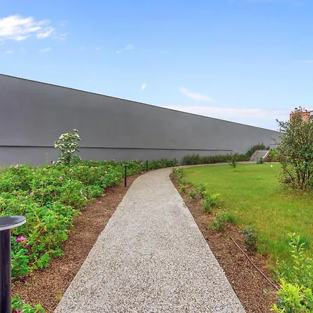 Airy With Balcony & Garage By Ndp Rent * Milano