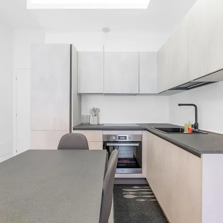 Bilocale Vicino Tram 2, Smart Tv E Internet Veloce