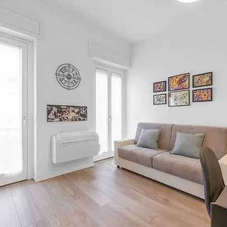 Bilocale Vicino Tram 2, Smart Tv E Internet Veloce Daire *