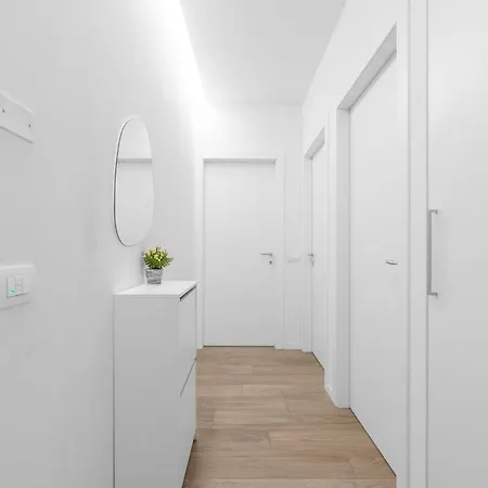 Apartamento Bilocale Vicino Tram 2, Smart Tv E Internet Veloce Milán