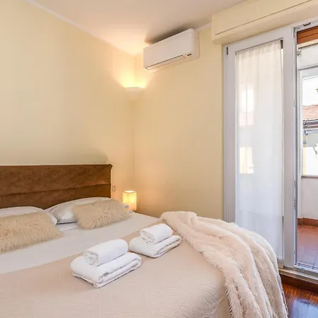 Flat In Center With Terrace, Near Garibaldi Fs Apartment Milan