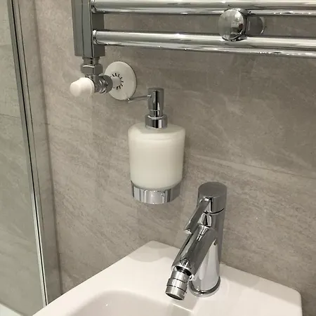 Picaflor Art & Milan