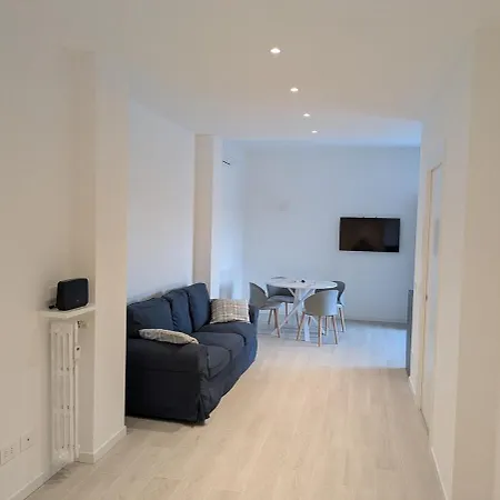 Raffinato Trilocale In Zona Centro Apartamento *