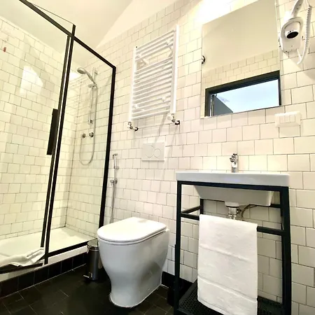 Yellowsquare Hostal