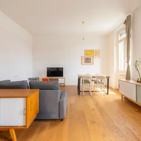 アパート Isola - Bright 2-room With Balcony