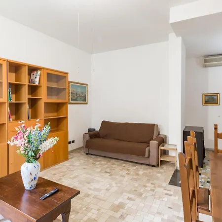 Garden Flat アパート *