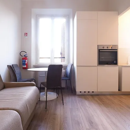 Mila Pinaroli * 米兰