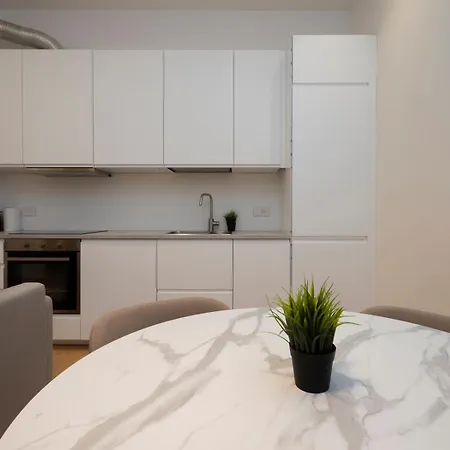 Xenia - 3rooms In Via Petrella 4 C * Milan