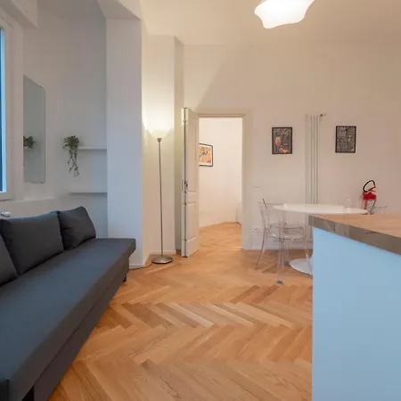 Апартаменты I-host - Da Cortona 9 *