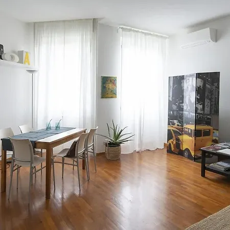 Arts At Porta Romana Apartamento