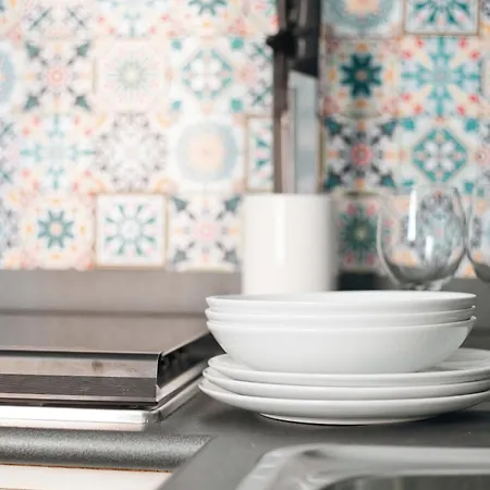 Deltico; 4 Guests In Washington Area