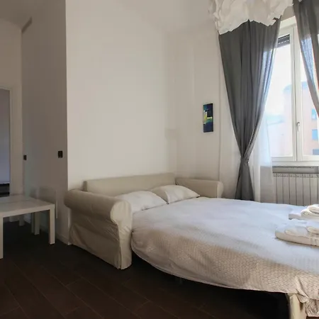 Economico E Strategico A Quattro Fermate Da Piazza Duomo