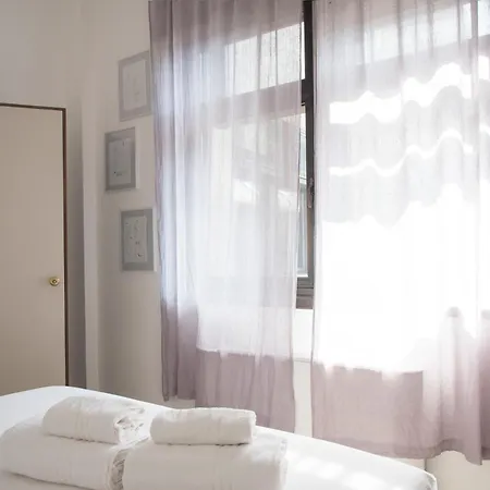 Youhosty - De Angeli Apartament
