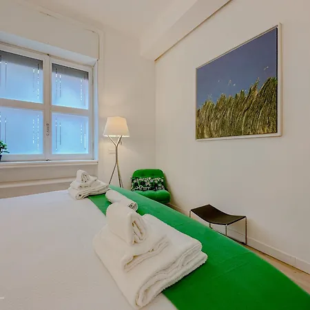 아파트 Santa Croce - 10 Mins From Duomo *