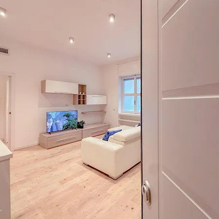 Santa Croce - 10 Mins From Duomo Appartement *