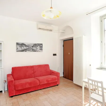 Moro 137 Milan