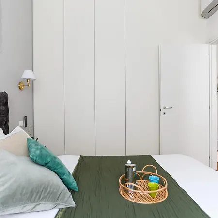The Rent - Comfortable One-bedroom In The Crocetta Area Appartamento