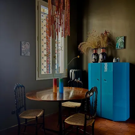 Elegant 1920s Apartment, Refined & شقة *