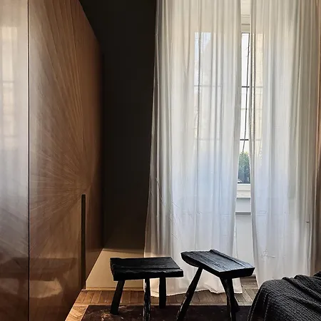 Elegant 1920s Apartment, Refined & Milánó