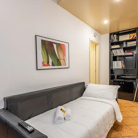 Апартаменты Vigentina 2bedroom Next To Metro