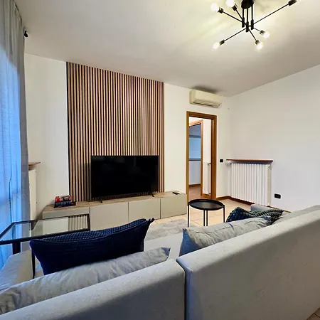Spacious 2-bedroom With Large Terrace Appartement Milaan